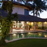Aisha Family Villa